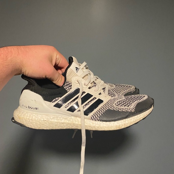 Adidas Ultraboost 4.0 Oreo Size 10 - Picture 1 of 5